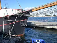 Kapal restoran untuk dijual