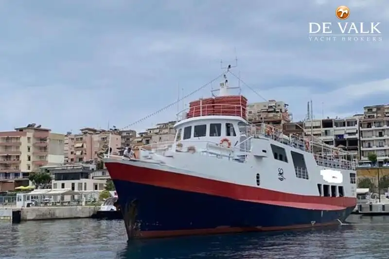 Kapal feri untuk dijual
