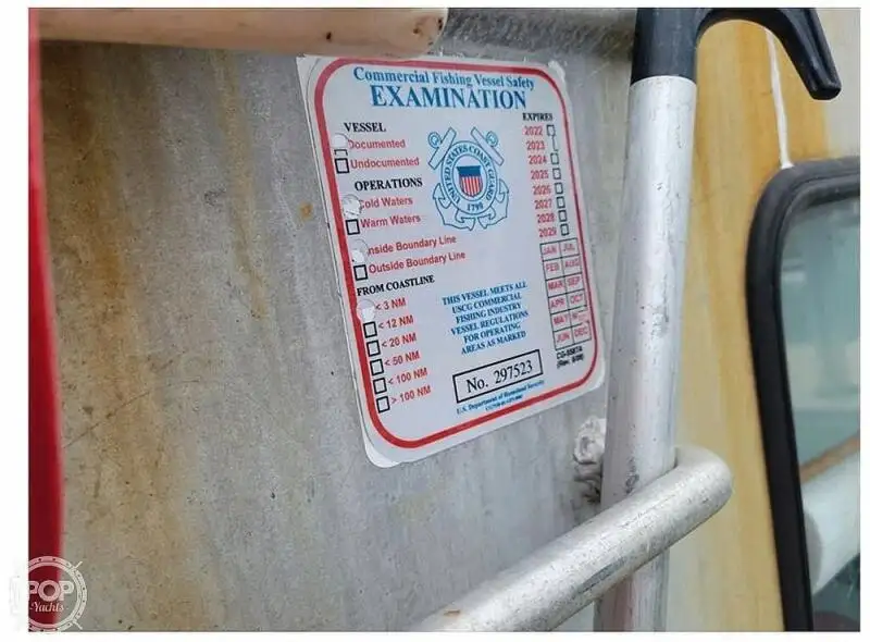 Sekoci penyelamat untuk dijual