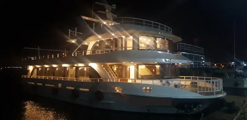 Kapal pesiar untuk dijual