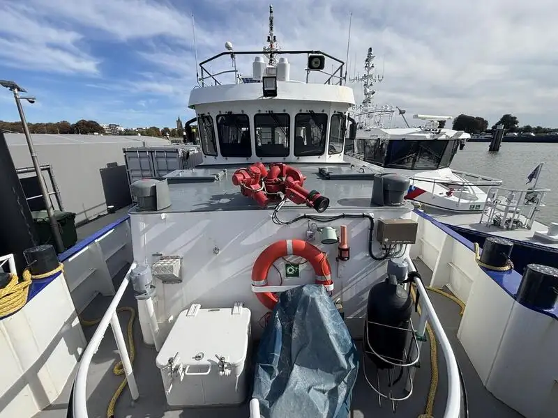 Kapal patroli untuk dijual