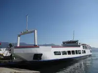 Kapal feri dijual