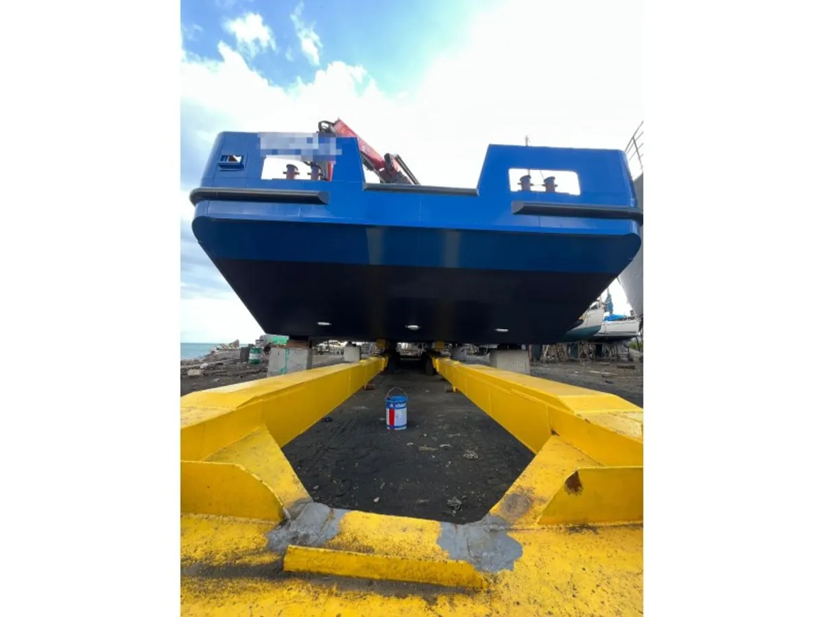 Kapal kontainer untuk dijual