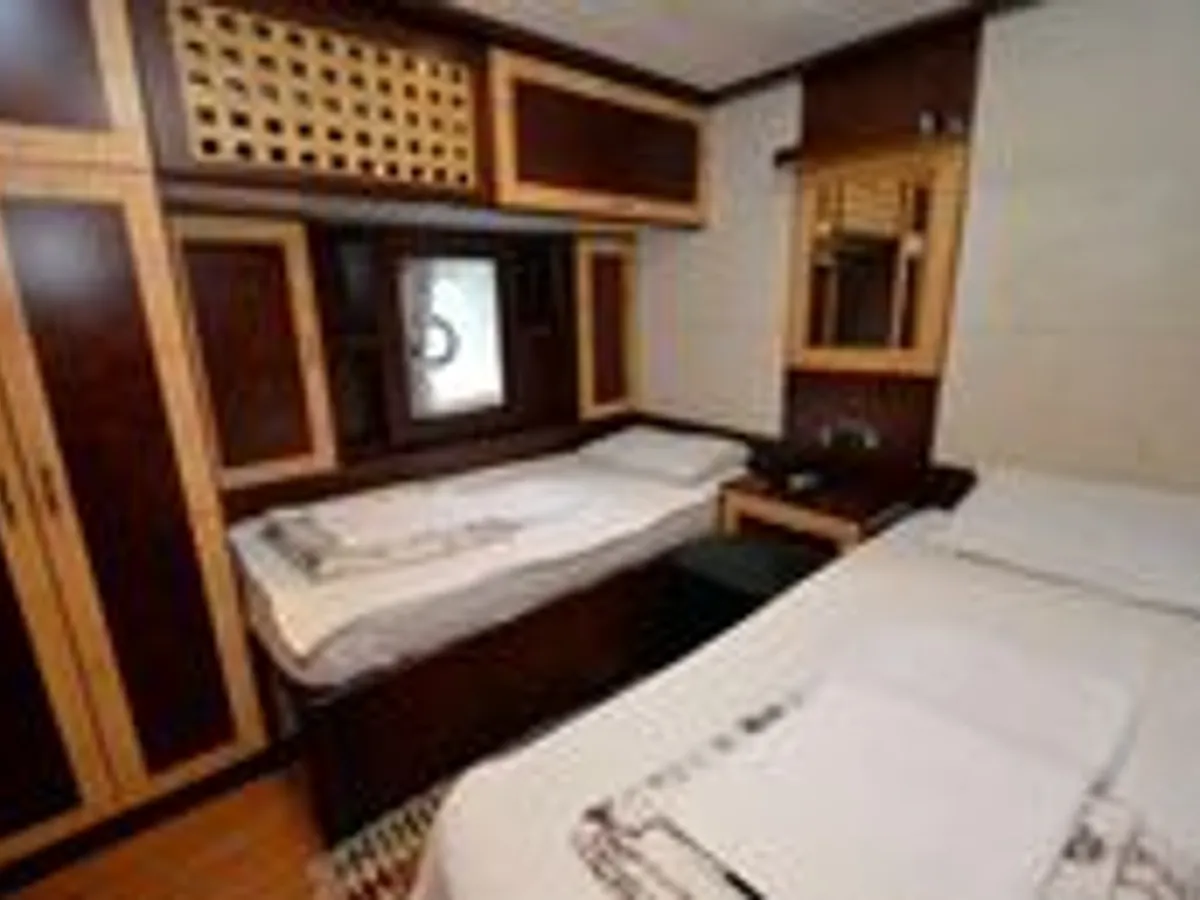 Yacht untuk dijual