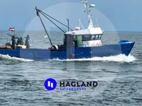Kapal pengangkut ikan hidup untuk dijual