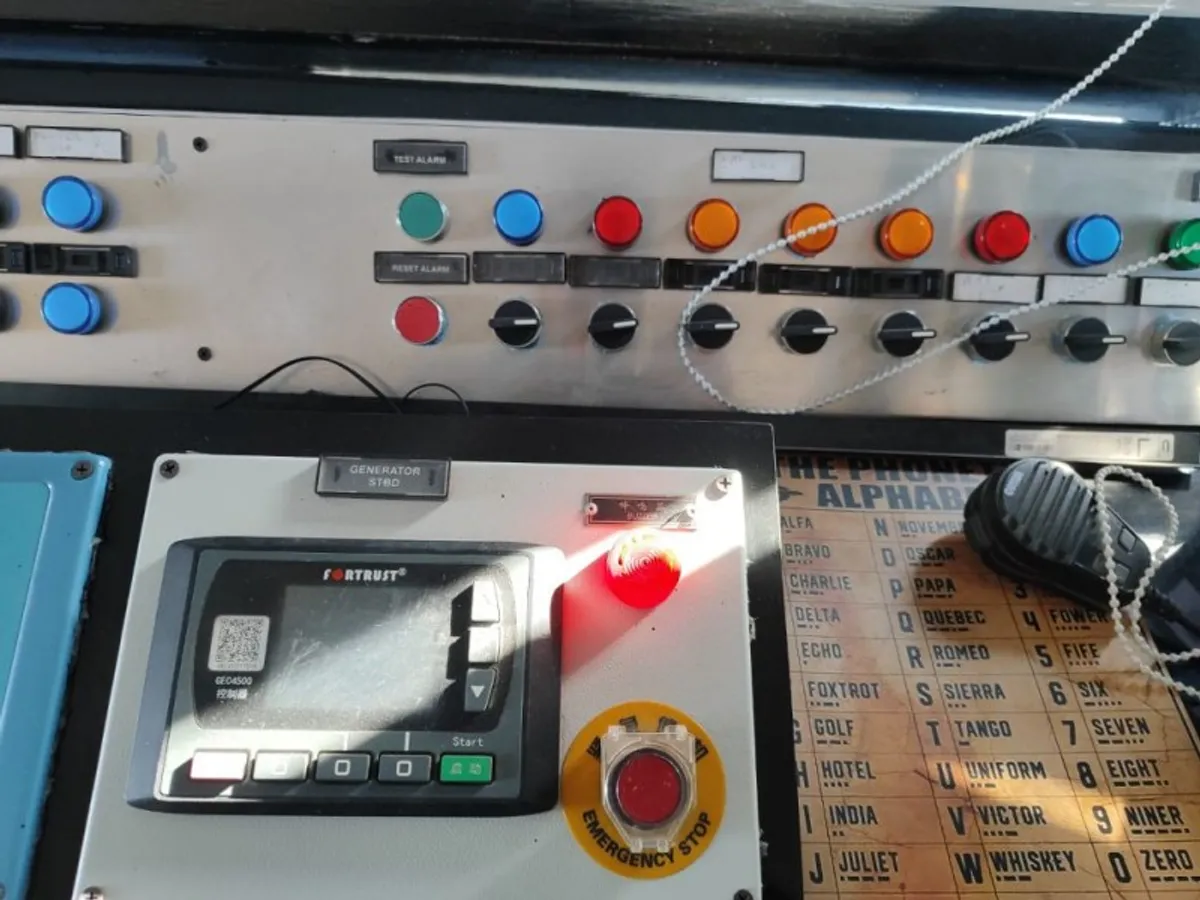 Kapal kontainer untuk dijual