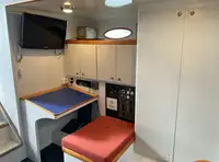Kapal penelitian untuk dijual