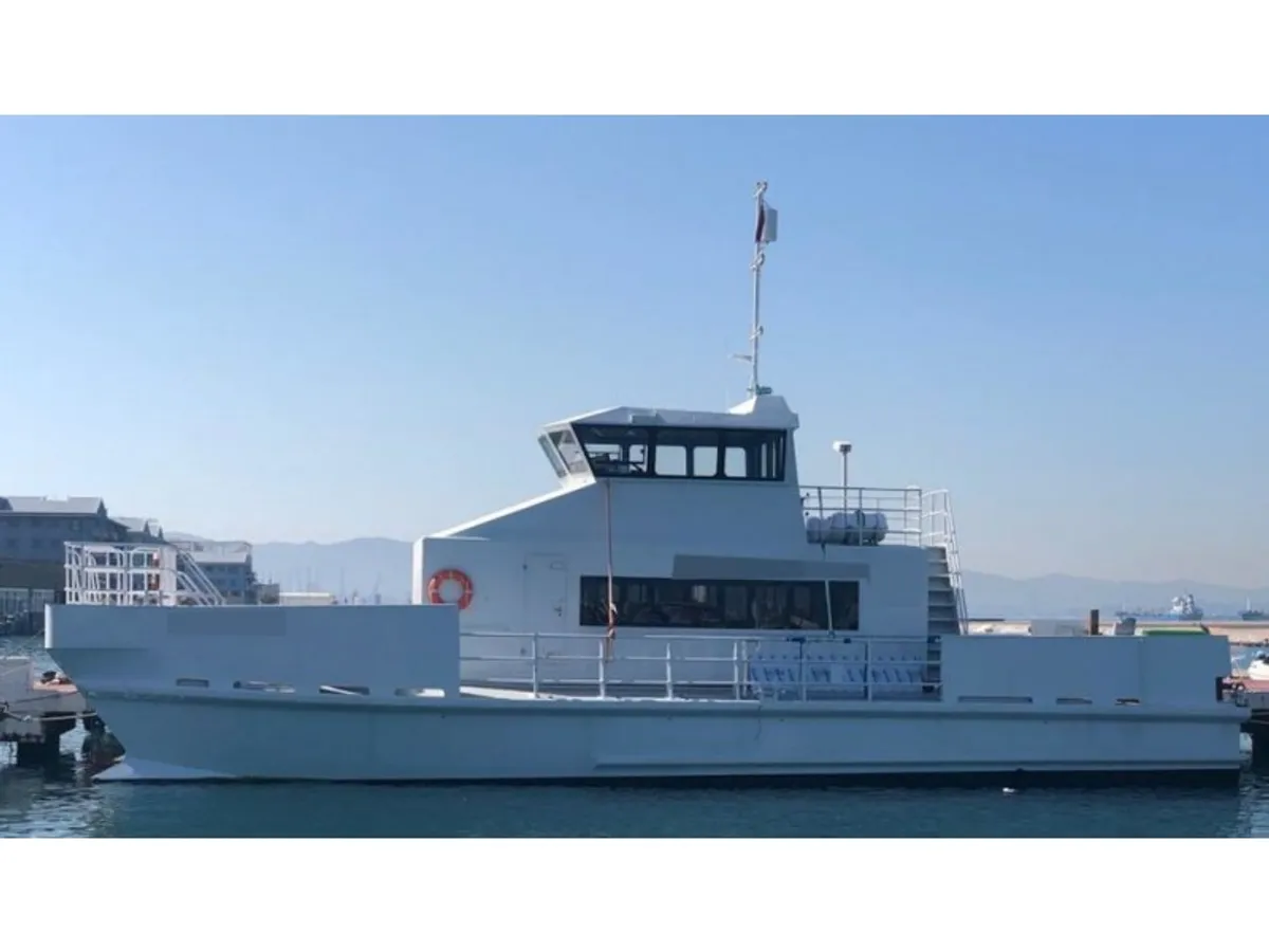 Kapal kru untuk dijual