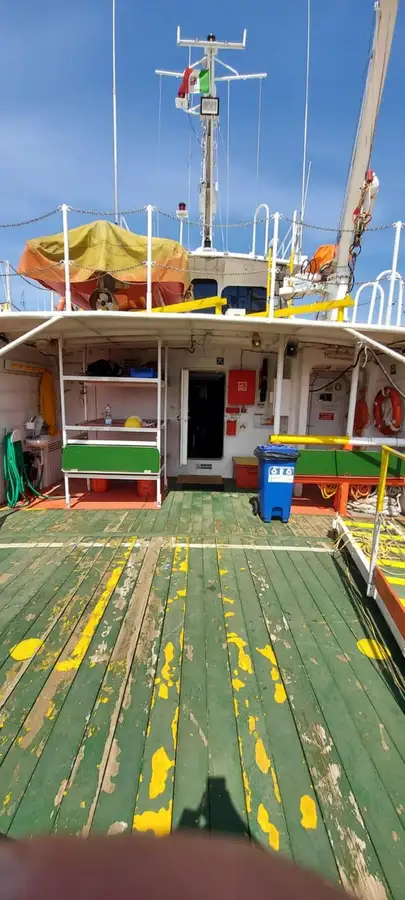 Kapal kru untuk dijual