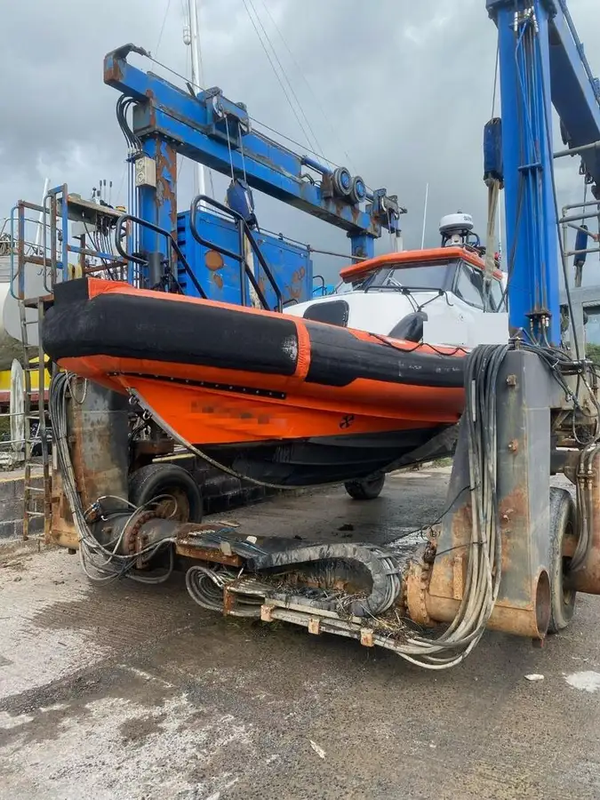 Perahu karet kaku untuk dijual
