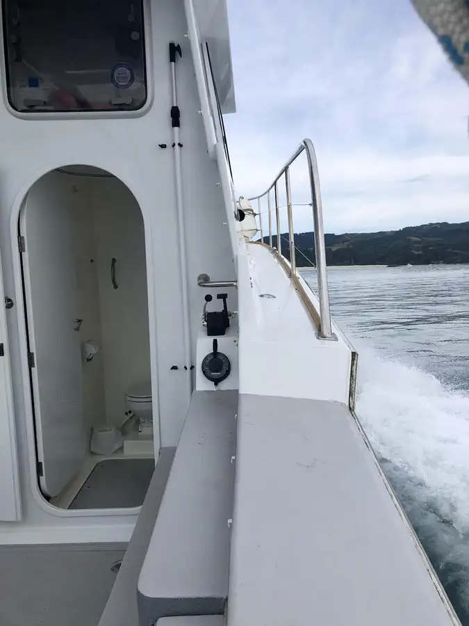 Kapal penelitian untuk dijual