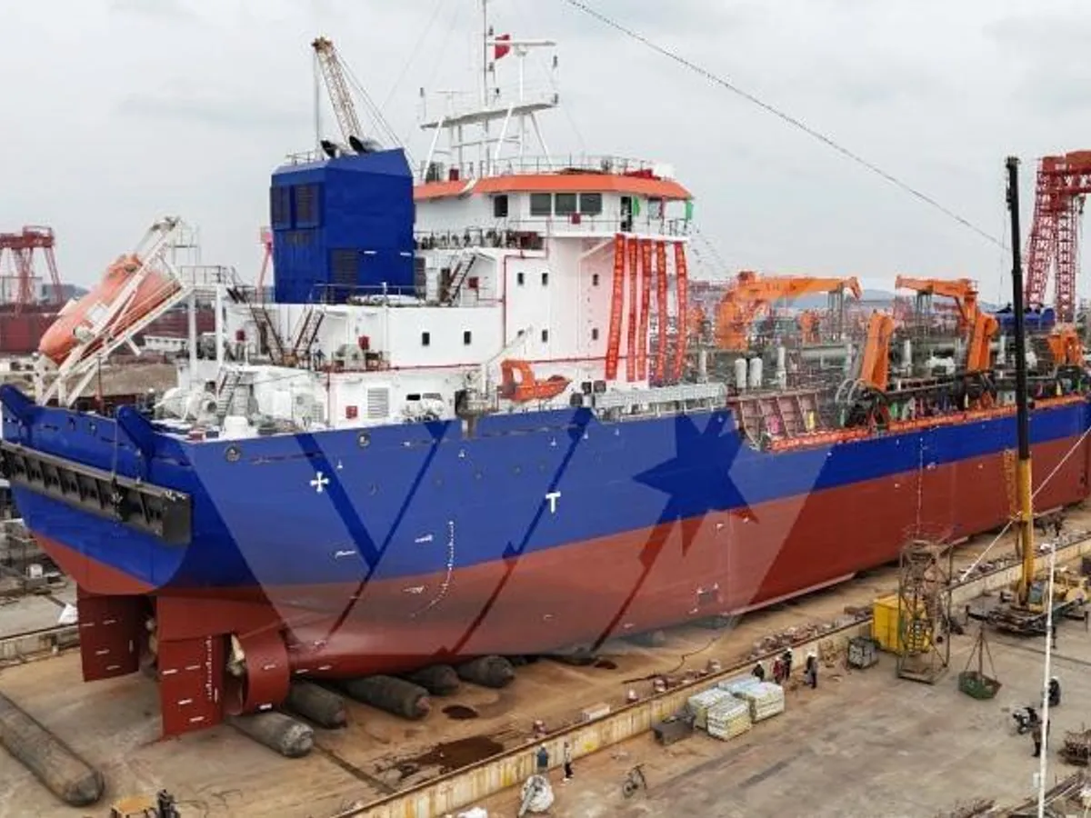 Kapal keruk untuk dijual
