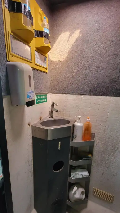 Kapal kontainer untuk dijual