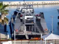 Kapal penumpang dijual