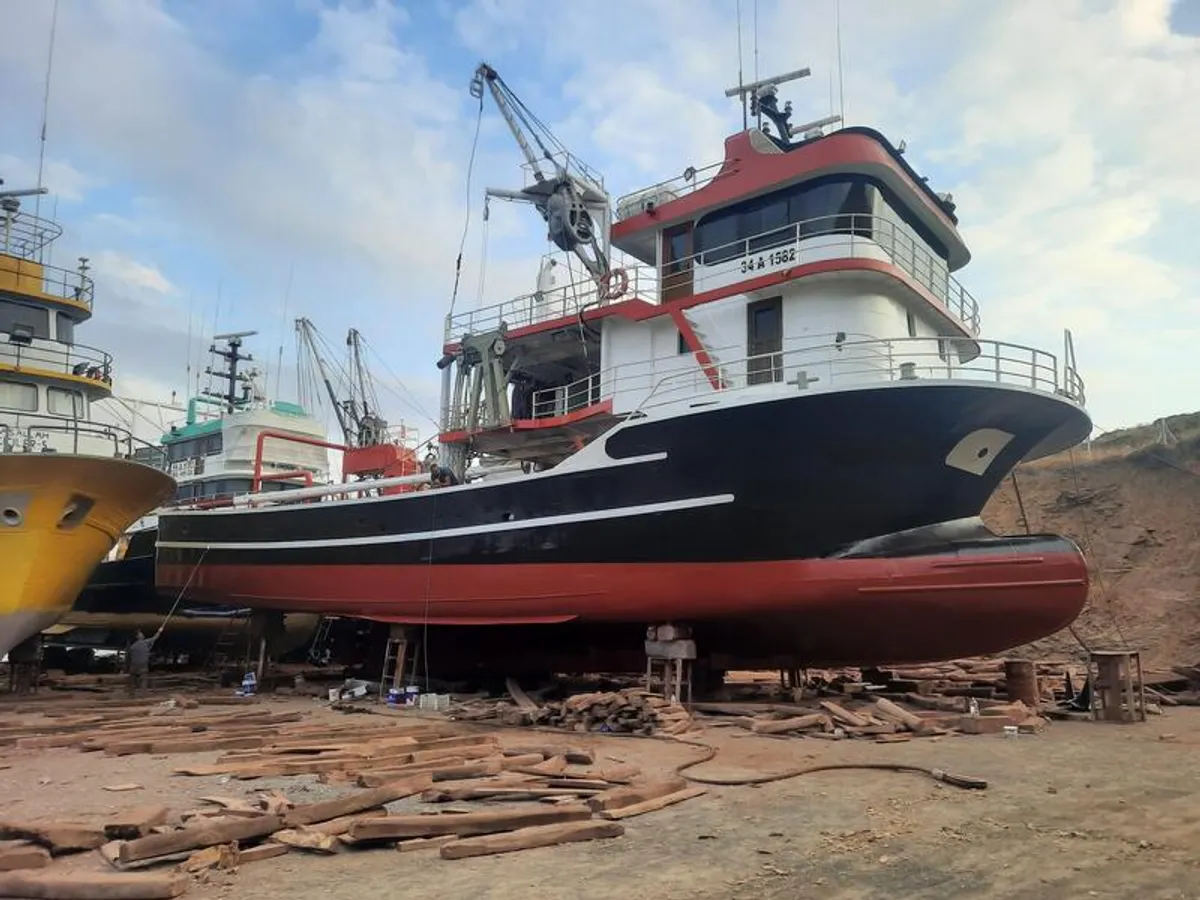 Kapal penangkap ikan untuk dijual