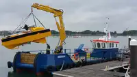 Kapal penarik dijual