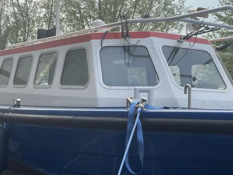 Kapal patroli untuk dijual