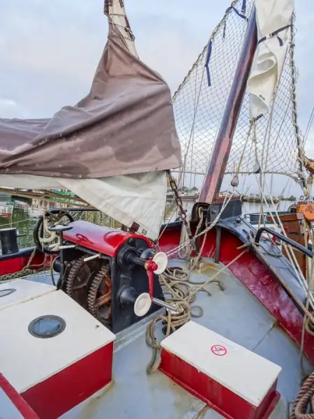 Kapal pengangkut barang curah untuk dijual