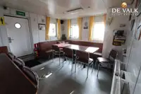 Hotel terapung untuk dijual