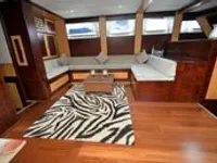 Yacht untuk dijual