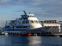 Kapal penumpang dijual