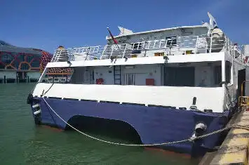 Kapal penumpang untuk dijual