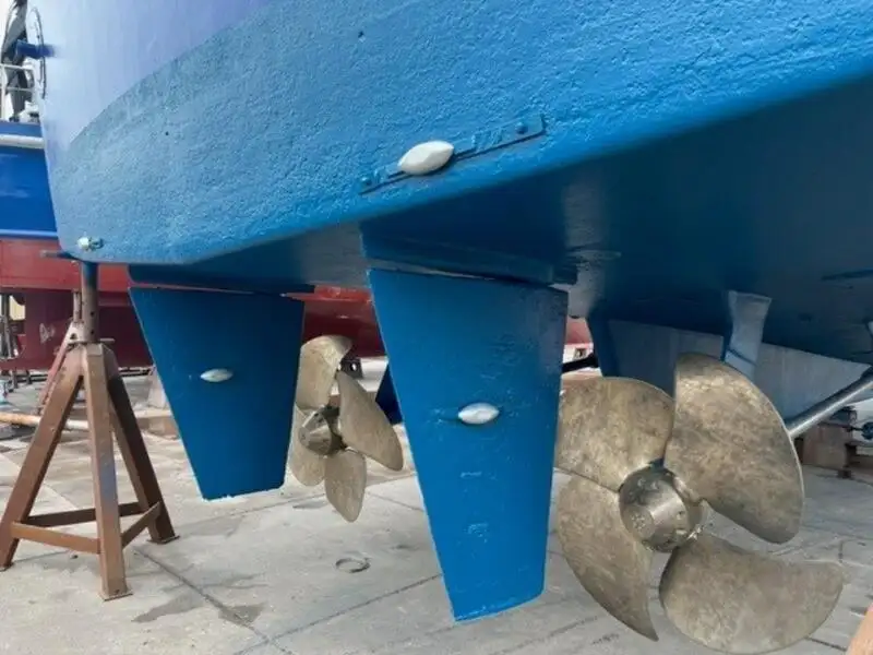 Kapal patroli untuk dijual