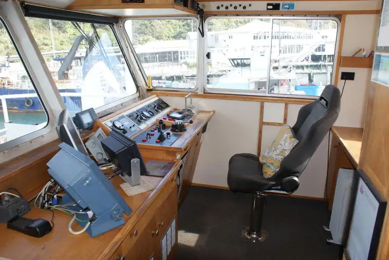 Kapal penumpang untuk dijual