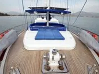 Yacht untuk dijual