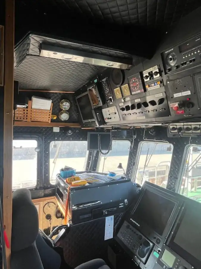 Kapal patroli untuk dijual