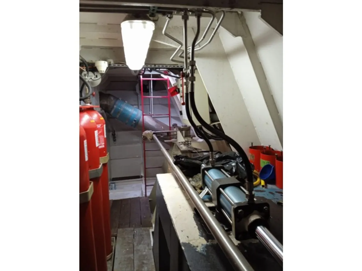 Kapal penumpang untuk dijual