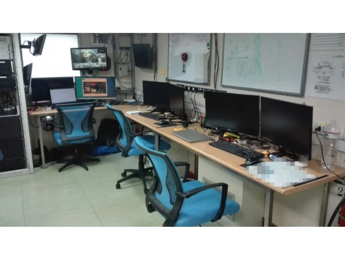 Kapal penelitian untuk dijual