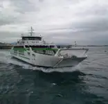 Kapal feri dijual