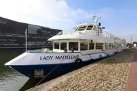 Kapal pesiar untuk dijual