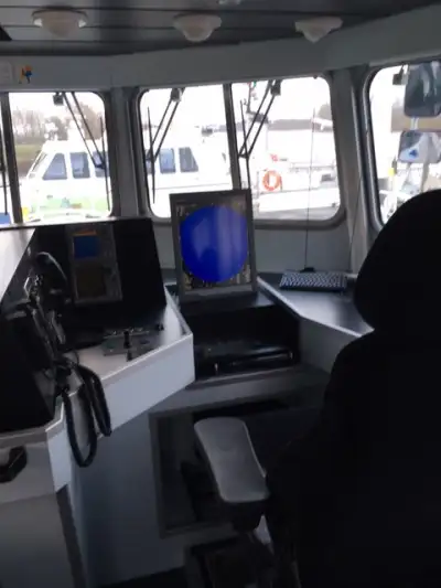Kapal patroli untuk dijual