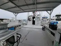 Sekoci penyelamat untuk dijual
