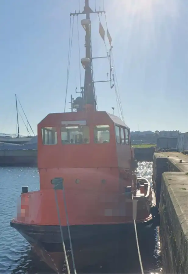 Kapal tunda untuk dijual