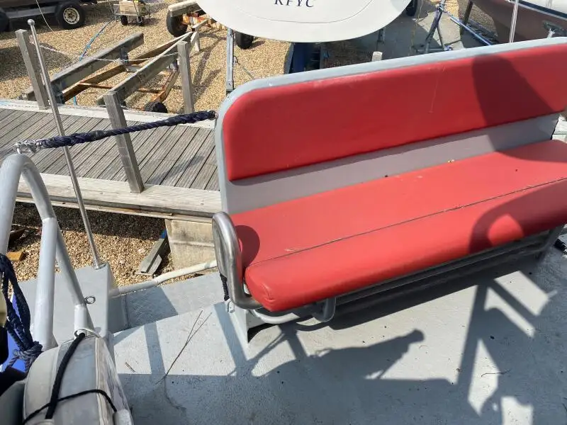 Kapal feri untuk dijual