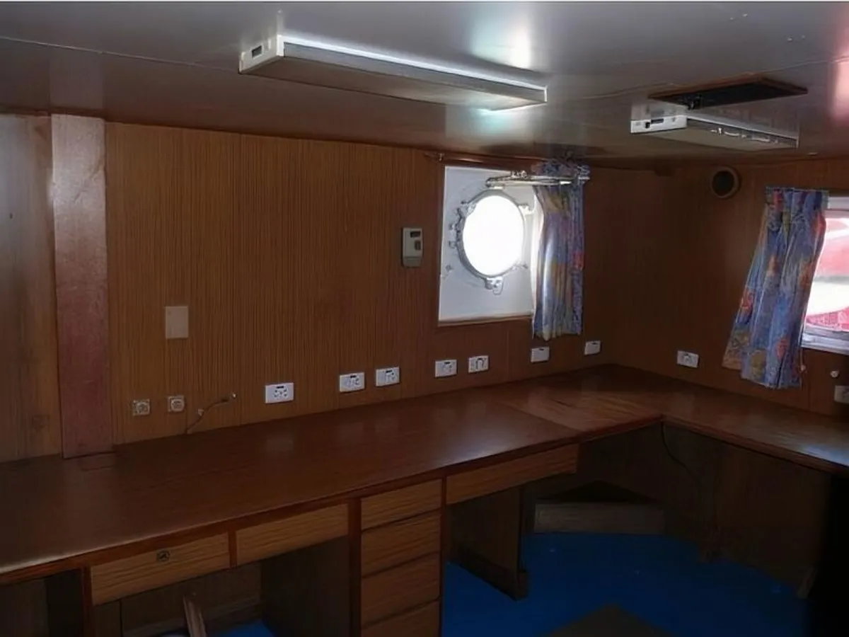 Kapal Pasokan Cepat (FSV) untuk dijual