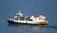 Kapal feri untuk dijual