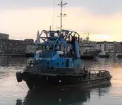 Kapal penarik dijual