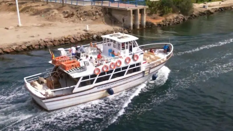 Kapal penumpang untuk dijual