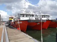 Katamaran untuk dijual