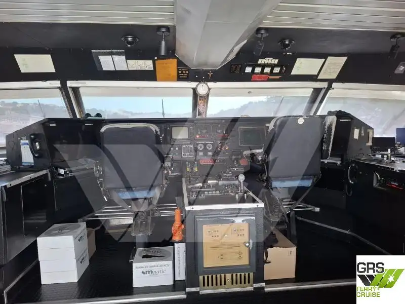 Kapal penumpang untuk dijual