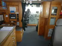 Kapal penelitian untuk dijual