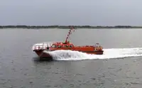 Kapal survei dijual