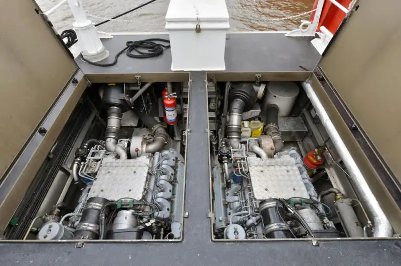 Kapal penyelamat untuk dijual