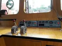 Kapal pendarat, tank untuk dijual