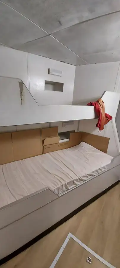 Kapal kru untuk dijual