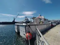 Kapal kru untuk dijual